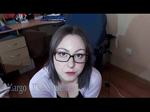 ❤️ Nwatakịrị nwanyị sexy nwere ugegbe na-eme Dildo nke ukwuu na igwefoto ☑ Ihe na-akpali agụụ mmekọahụ n'ụlọ ☑